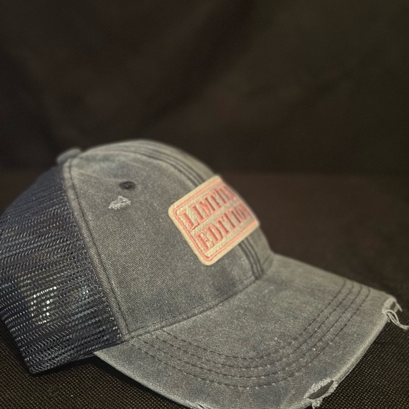 Distress cap - Picture 2 of 6